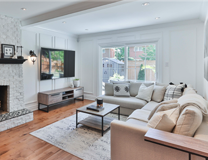rug. onwooden floor modern living room